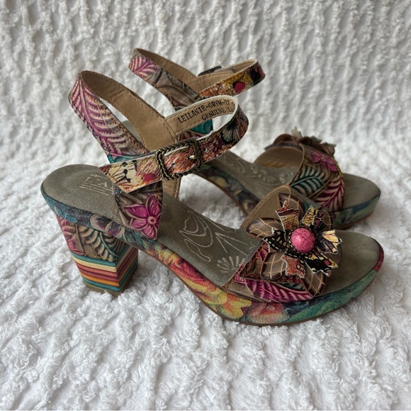 L'ATISTE Leilanie Vibrant Floral Sandals - Picture 1 of 9